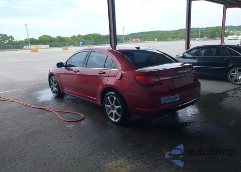 2012 Chrysler 200 Lx z USA, uszkodzony, nr VIN 1C3CCBAB5CN152321